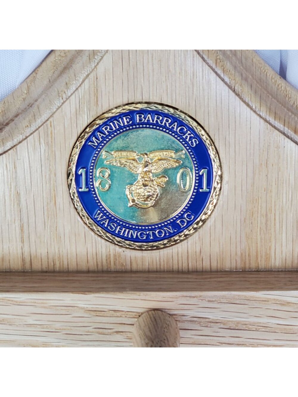 Marine Barracks 1802 Washington DC Oak Challenge Coin Coat or Hat Hook - Picture 3 of 10